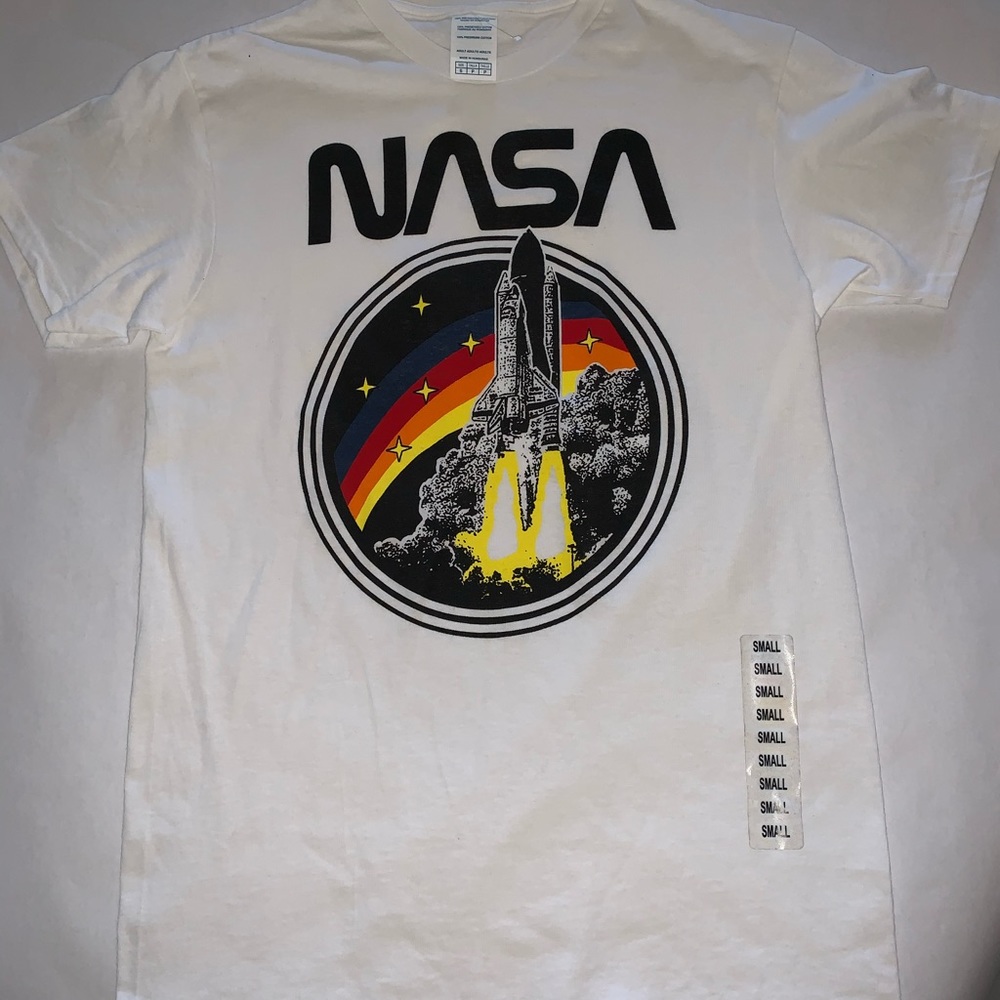 White tee in adult small